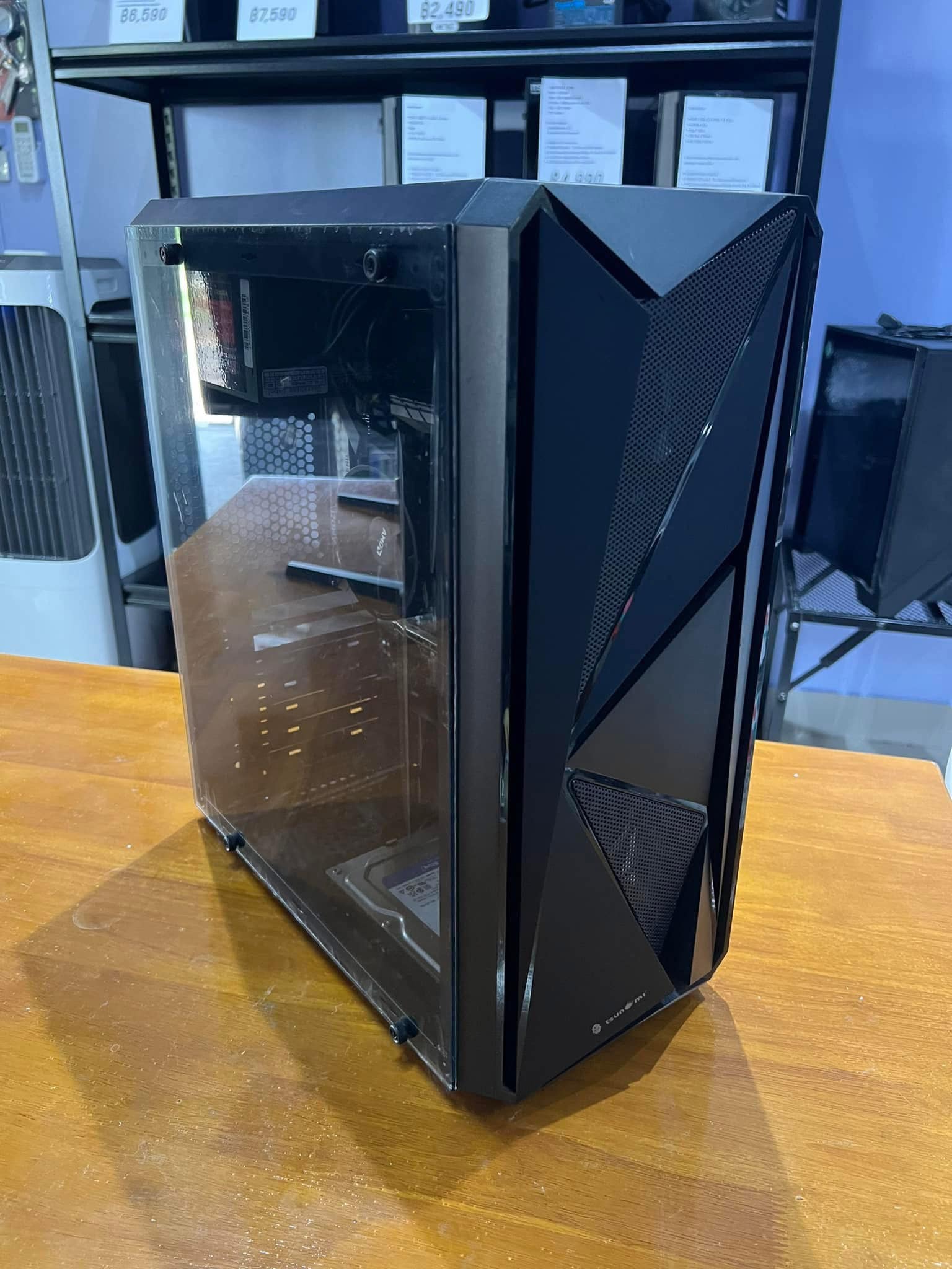 NOECOM4 คอมจัดสเปคมือสอง Ryzen 3 3400G/Ram 16gb/ssd256gb+hdd1tb การ์ดจอออนบอร์ด